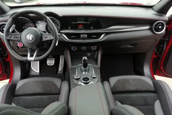 Alfa Romeo Stelvio Quadrifoglio Q4 2.9 510cv 30