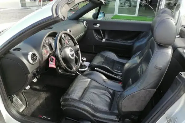 Audi TT Roadster 1.8 T quattro 14