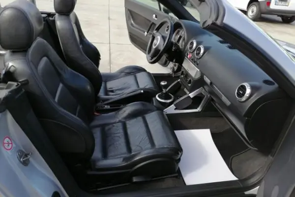 Audi TT Roadster 1.8 T quattro 15