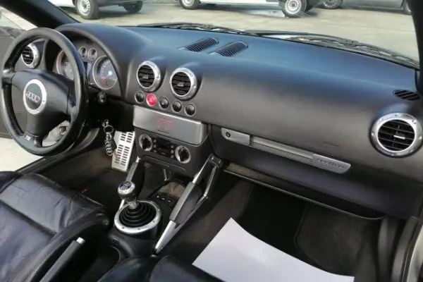 Audi TT Roadster 1.8 T quattro 16