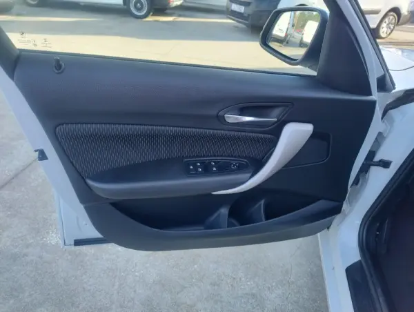 BMW 116 d Advantage 11