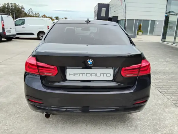 BMW 316 d Line Sport 8