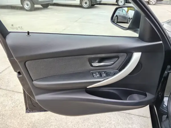 BMW 316 d Line Sport 12