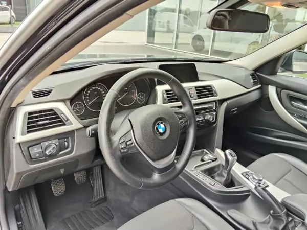 BMW 316 d Line Sport 13
