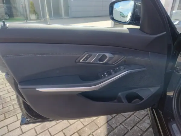 BMW 320 d Line Sport Auto 17