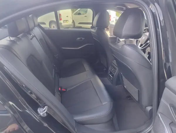 BMW 320 d Line Sport Auto 21