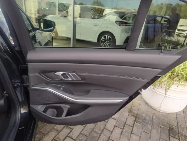 BMW 320 d Line Sport Auto 22