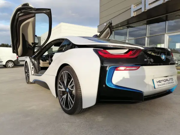 BMW i8 Standard 16