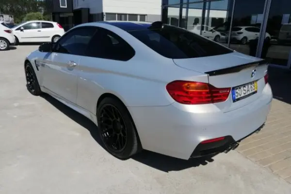BMW M4 8