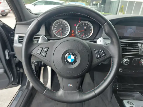 BMW M550d M5 43