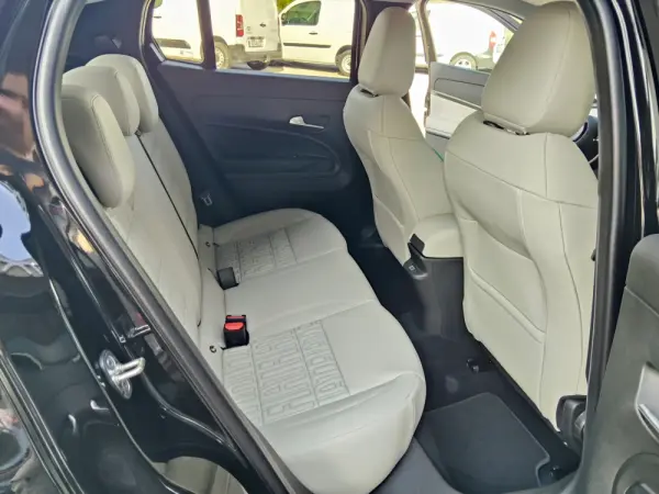 Fiat 600 1.2 Hybrid La Prima 19