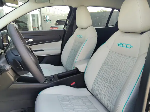 Fiat 600 1.2 Hybrid La Prima 27