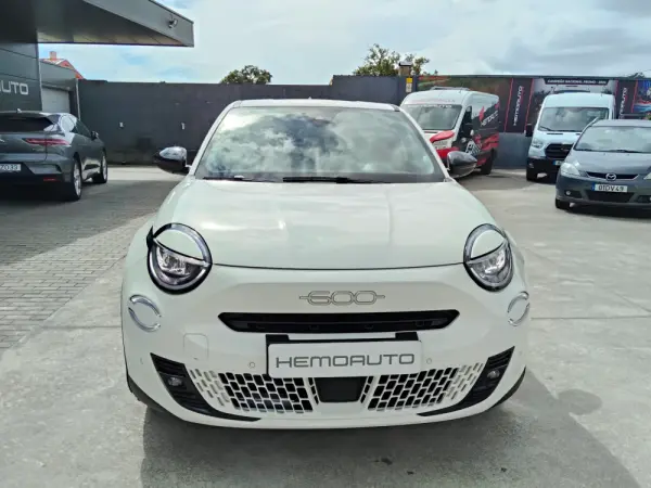 Fiat 600 1.2 Hybrid La Prima 7