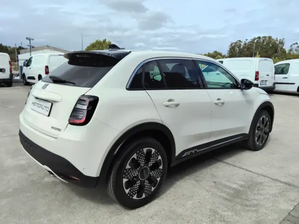 Fiat 600 1.2 Hybrid La Prima 10