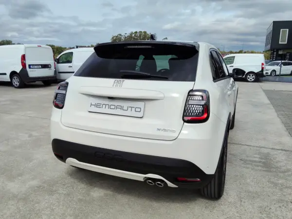 Fiat 600 1.2 Hybrid La Prima 11