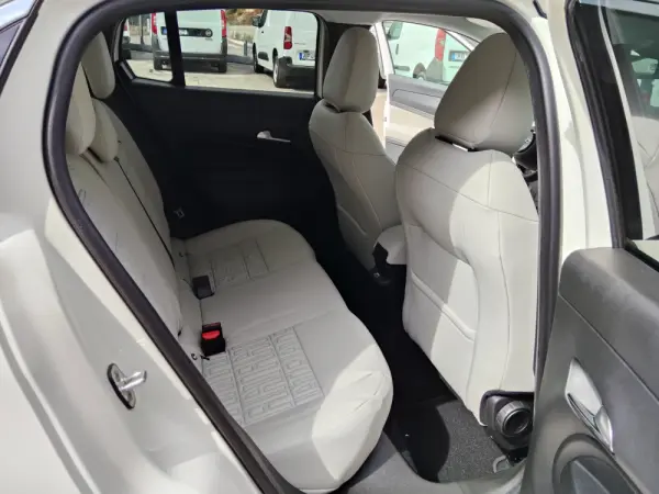 Fiat 600 1.2 Hybrid La Prima 21