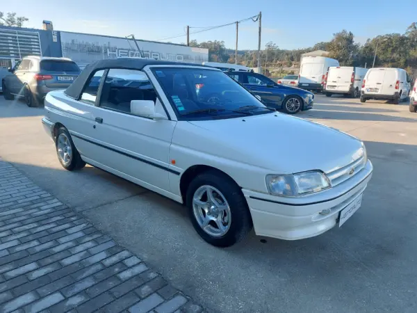 Ford Escort Cabrio 1.4 Luxury 3