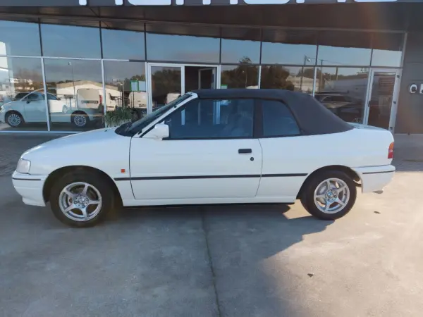 Ford Escort Cabrio 1.4 Luxury 7