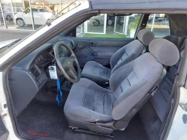 Ford Escort Cabrio 1.4 Luxury 9