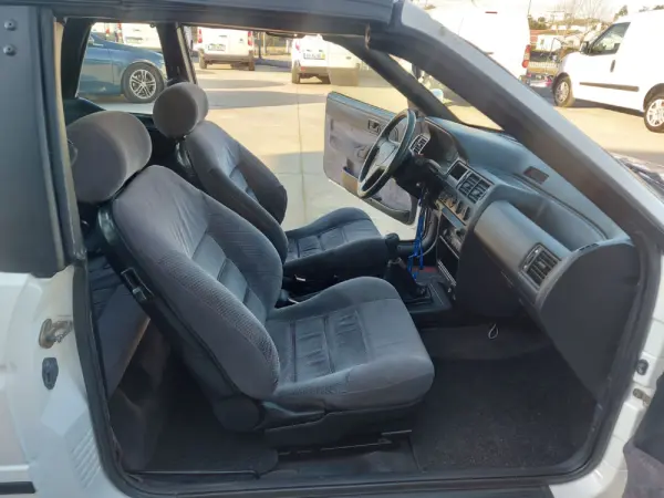 Ford Escort Cabrio 1.4 Luxury 10