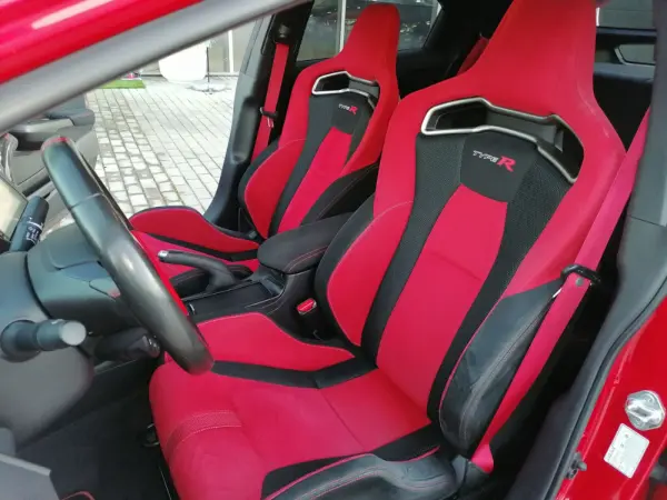 Honda Civic 2.0 i-VTEC Type-R 32