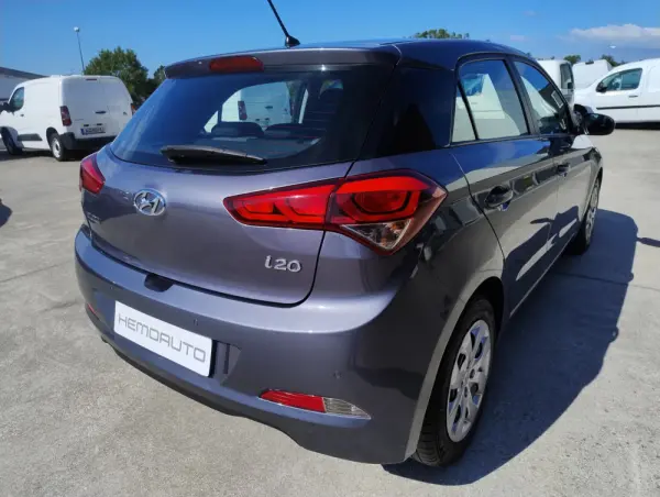 Hyundai i20 1.1 CRDi Access Plus 8