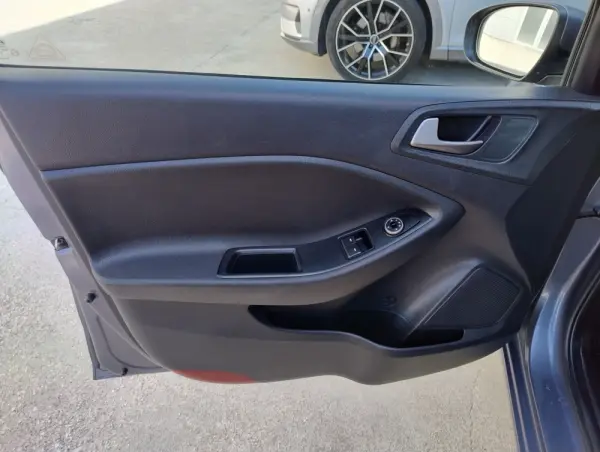 Hyundai i20 1.1 CRDi Access Plus 13