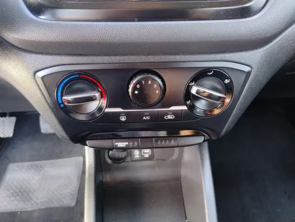 Hyundai i20 1.1 CRDi Access Plus 27