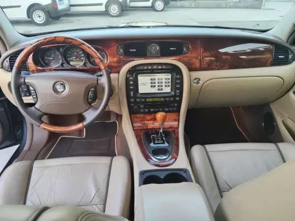 Jaguar XJ XJ6 2.7 D V6 Sovereign 35