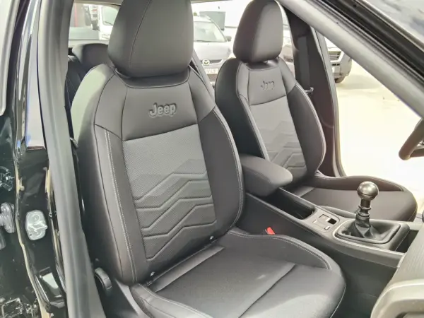 Jeep Avenger 1.2 GSE T3 Altitude 21