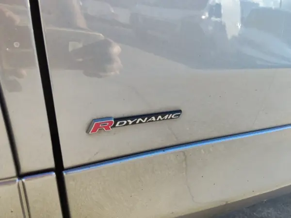 Land Rover Discovery Sport P300e AWD Dynamic SE 13