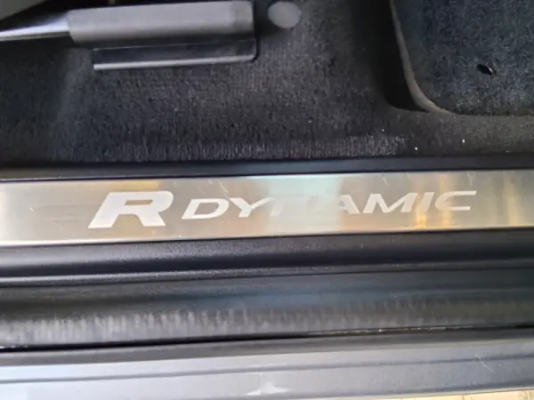 Land Rover Discovery Sport P300e AWD Dynamic SE 29