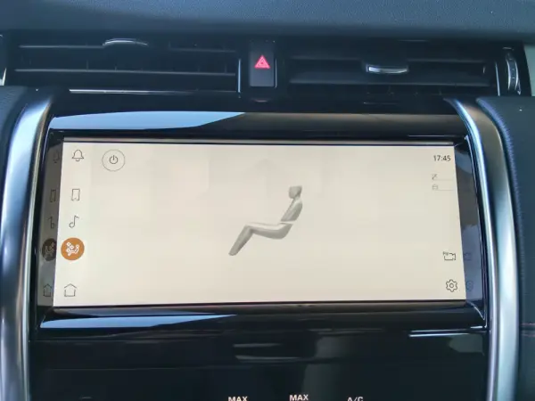 Land Rover Discovery Sport P300e AWD Dynamic SE 38