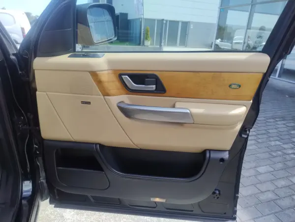 Land Rover Range Rover Sport 2.7 TDV6 HSE 24