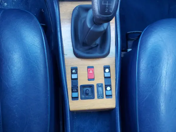 Mercedes-Benz 240 D 18