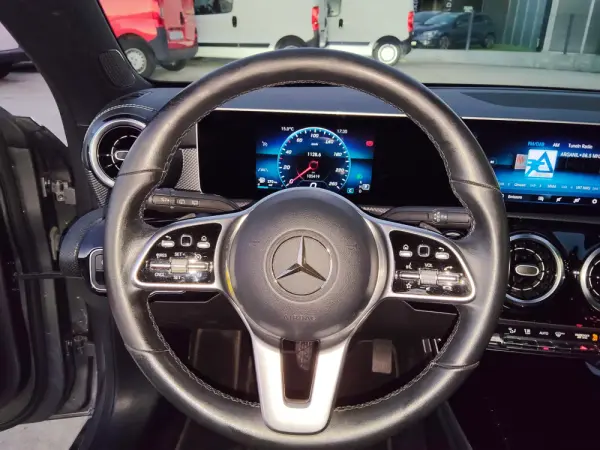 Mercedes-Benz CLA 180 d Progressive Aut. 29