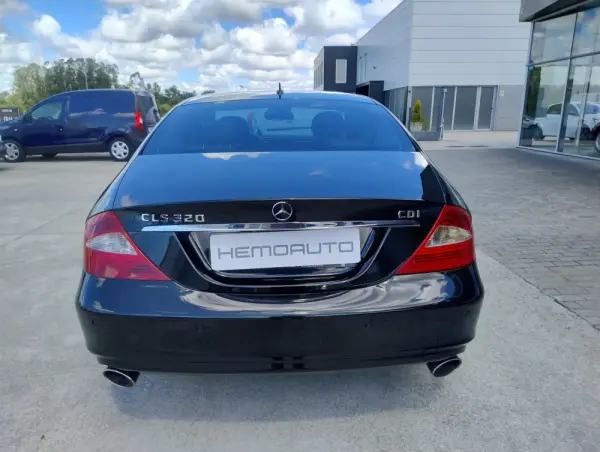 Mercedes-Benz CLS 320 CDi 8
