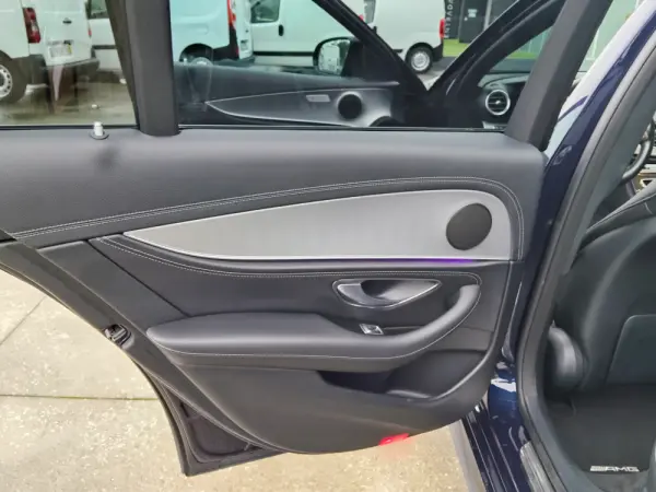 Mercedes-Benz E 220 d AMG Line 17