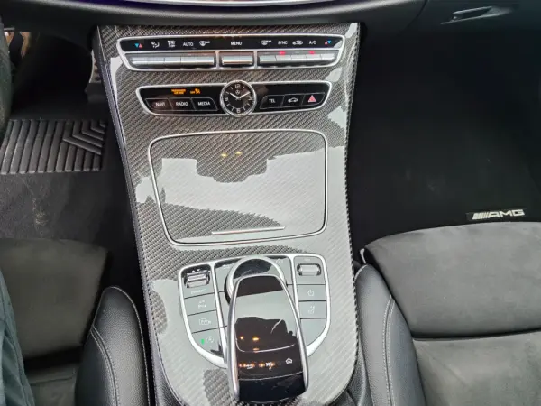 Mercedes-Benz E 220 d AMG Line 29