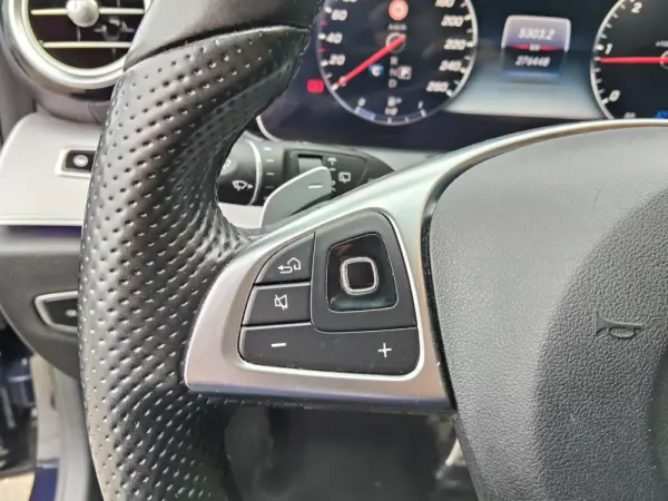 Mercedes-Benz E 220 d AMG Line 36