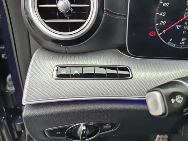 Mercedes-Benz E 220 d AMG Line 38