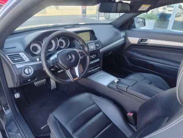 Mercedes-Benz E 250 BlueTEC Auto 13