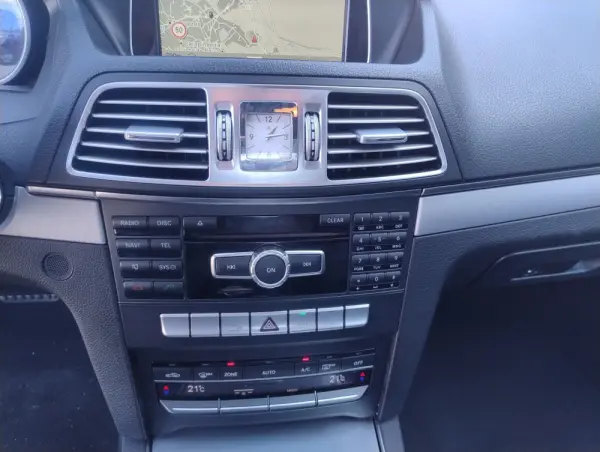 Mercedes-Benz E 250 BlueTEC Auto 23