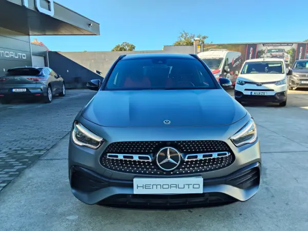 Mercedes-Benz GLA 250 AMG Line 4