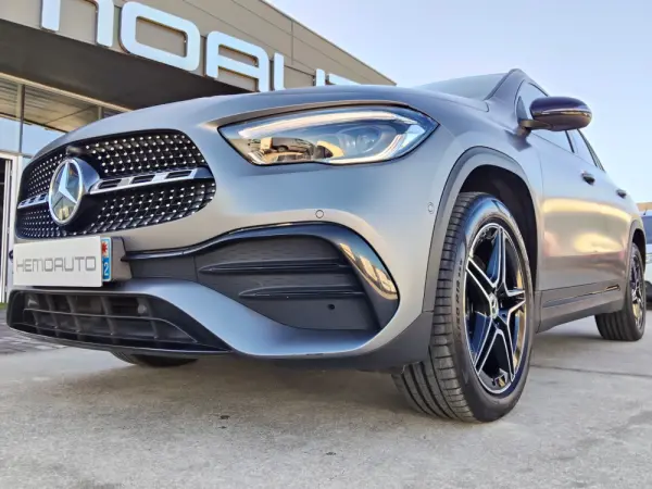 Mercedes-Benz GLA 250 AMG Line 13