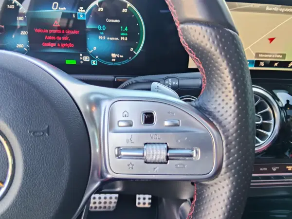 Mercedes-Benz GLA 250 AMG Line 41