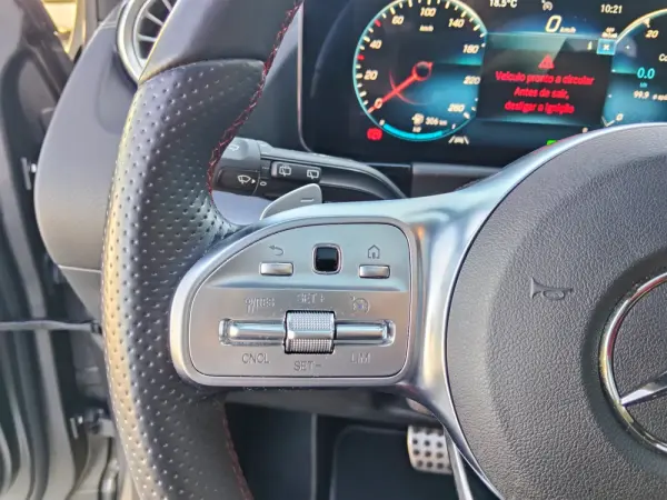 Mercedes-Benz GLA 250 AMG Line 42