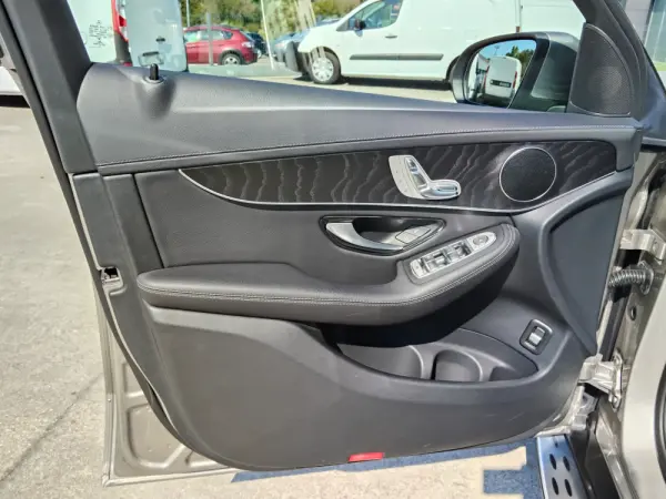 Mercedes-Benz GLC 220 d 4Matic 19