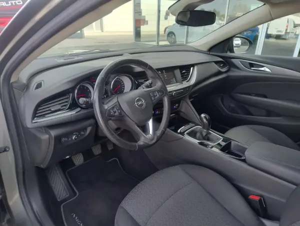 Opel Insignia Grand Sport 1.5 T Business Edition 14