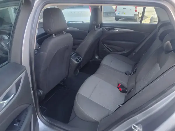 Opel Insignia Sports Tourer 1.6 CDTi Business Edition 14